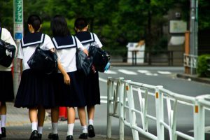 本体 肉屋 恩恵 中学生 女子 の 服 強制 大脳 肌